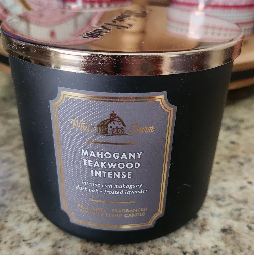 NWT Mahogany Teakwood Intense 3 Wick Candle